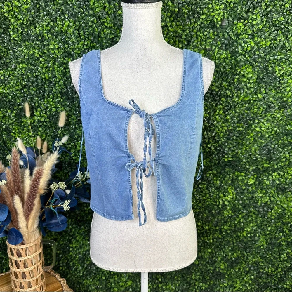Nwt Light Blue Denim Tie-Front Vest‎